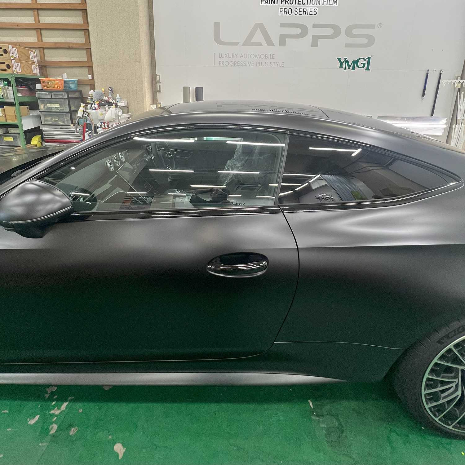 メルセデスAMG CLE53 ウィンドウモールメッキパートラッピング